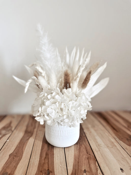 LIBREVILLE-bohokingdom-bohemian,boho,Boho decor,Boho Kingdom,bohochic,bohodeco,bohodecor,ceramic vases,dried flowers,Dry Palm,forever arrangement,homedeco,homedecor,Hydrangea,pampas,pampasgrass